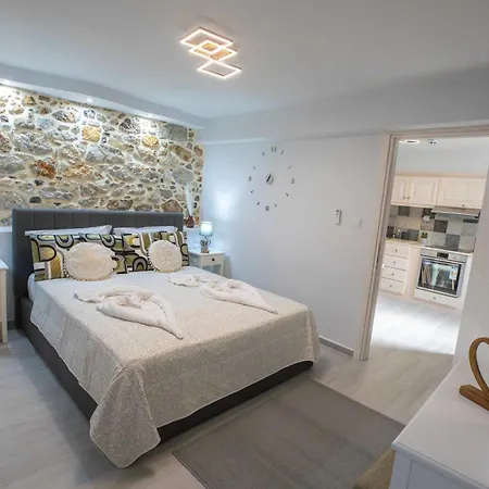 Το Πέτρινο Λουλούδι της Ειρήνης Apartmán *