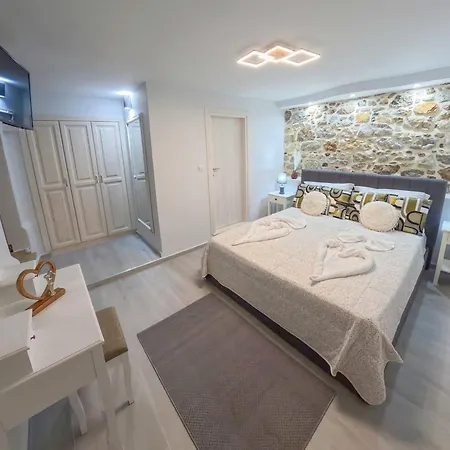 Το Πέτρινο Λουλούδι της Ειρήνης *