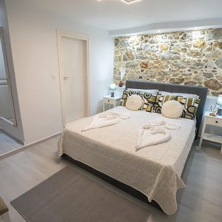 Το Πέτρινο Λουλούδι της Ειρήνης Kálymnos