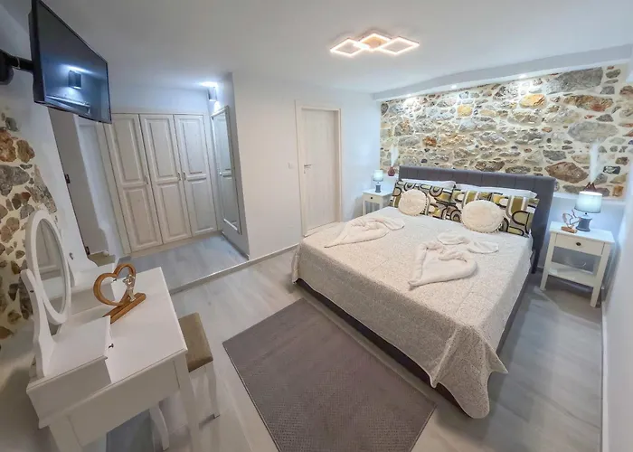 Το Πέτρινο Λουλούδι Της Ειρήνης *