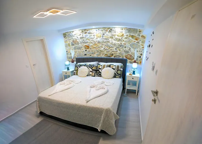 Daire Το Πέτρινο Λουλούδι Της Ειρήνης *